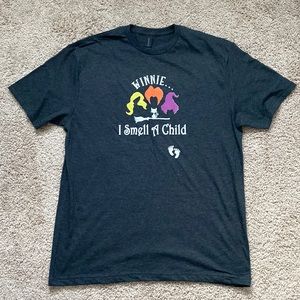 Hocus Pocus pregnancy announcement t-shirt, dark Heather gray, women’s large.